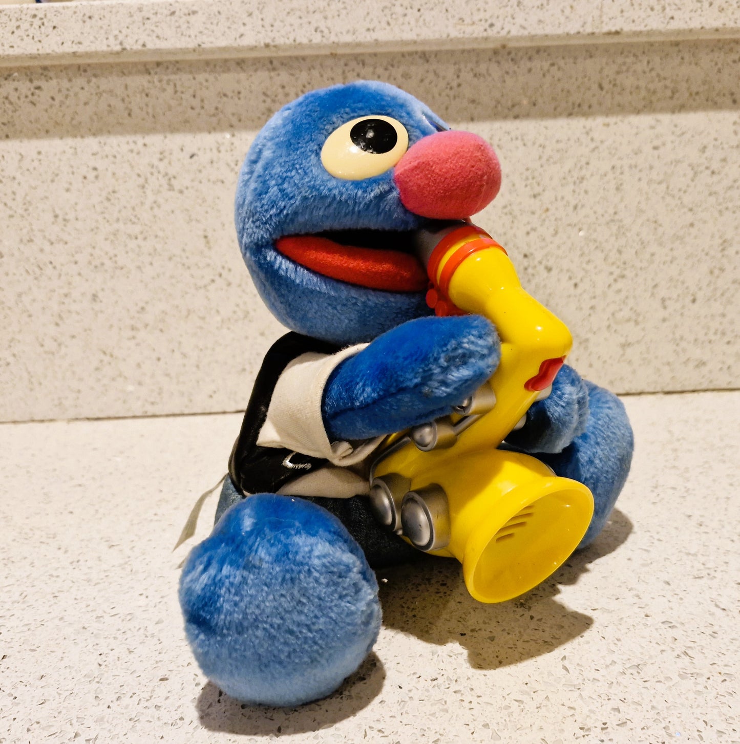 Vintage Sesame Street Grover, Vintage Fisher Price Toys, Rock & Roll Grover, Dancing, Singing, Grover, Sesame Street, 90s Toys