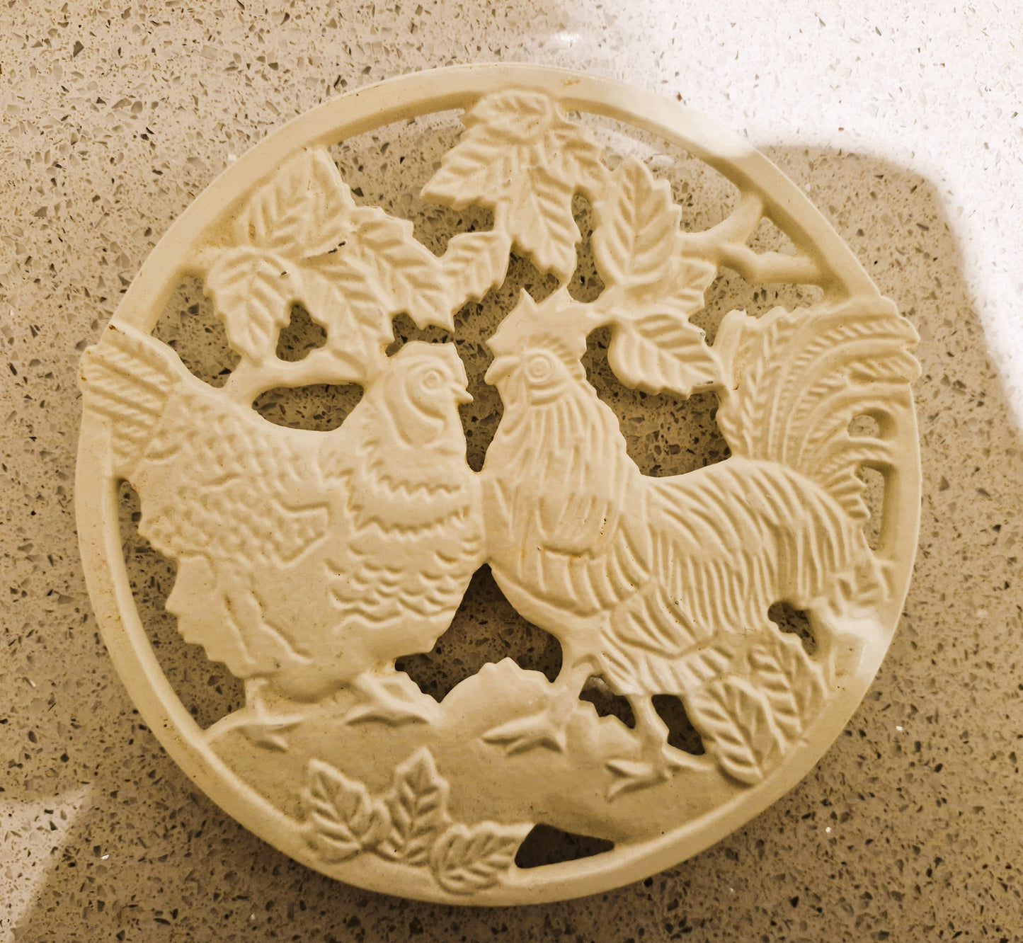 Chicken Trivet, Chicken Pan stand, Farm, Cottage Kitchen, Kitsch, cute, Quirky, Chicken Kitchenalia, - Cream, White, Metal Trivet