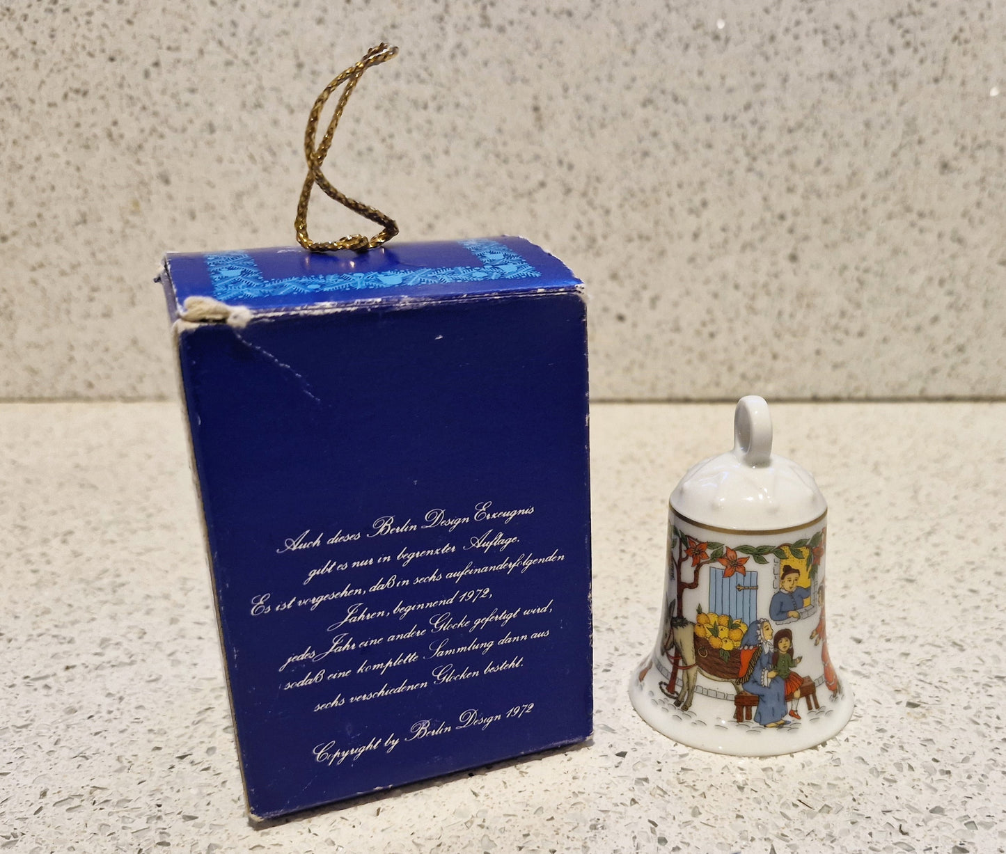 Hutschenreuther porcelain, Christmas bell, weihnachts Clocke, 2004, German, limited edition, Christmas Tree decoration, Ole Winther