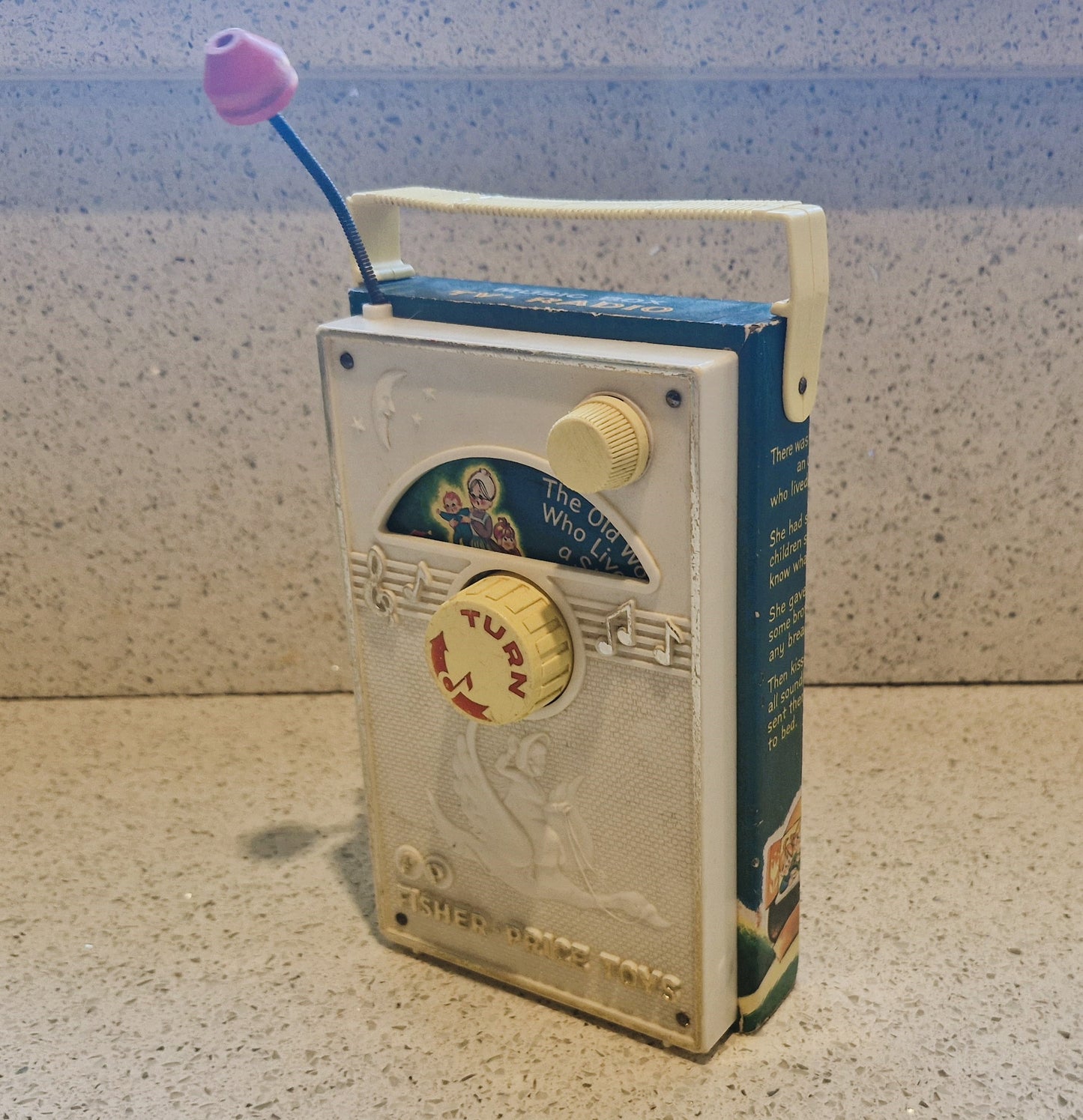 Fisher Price Radio, There was an old woman Who lived in a shoe, 60s, Very Good condition, Fisher Price Music Box