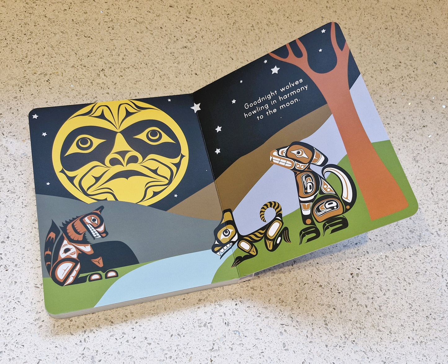 Goodnight World: Animals of the Native Northwest Board book – 1 Jan. 2014