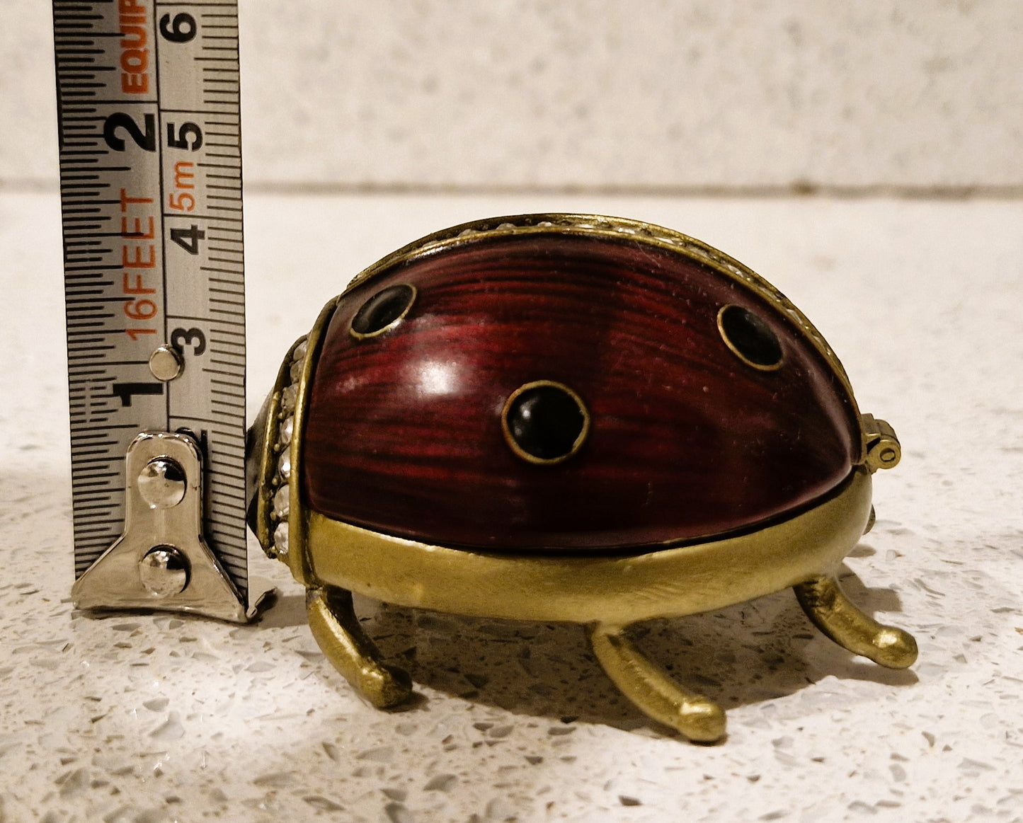 Schmuckschatulle in Hühnerform, Schmuckschatulle in Hühnerform aus Holz, Hühnerform, Ostereischachtel aus Pappmaché