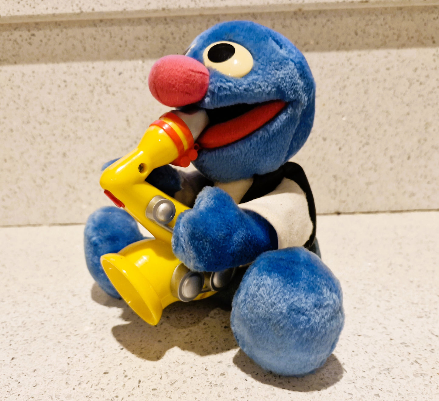 Vintage Sesame Street Grover, Vintage Fisher Price Toys, Rock & Roll Grover, Dancing, Singing, Grover, Sesame Street, 90s Toys
