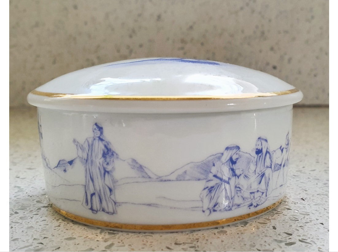 Limoges France Ceramic Trinket box, Artoria Limoges, Hoopee 6, Emerites Airlines, Porcelain Trinket Box