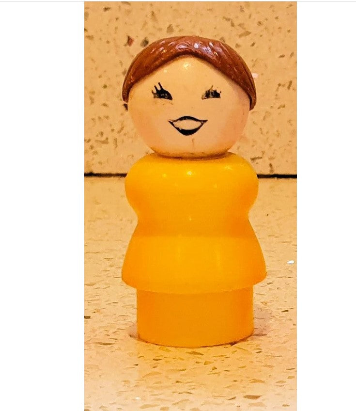 Vintage Fisher-Price Little people, Yellow Mum, Yellow Lady, brown Hair, Fisher Price toys