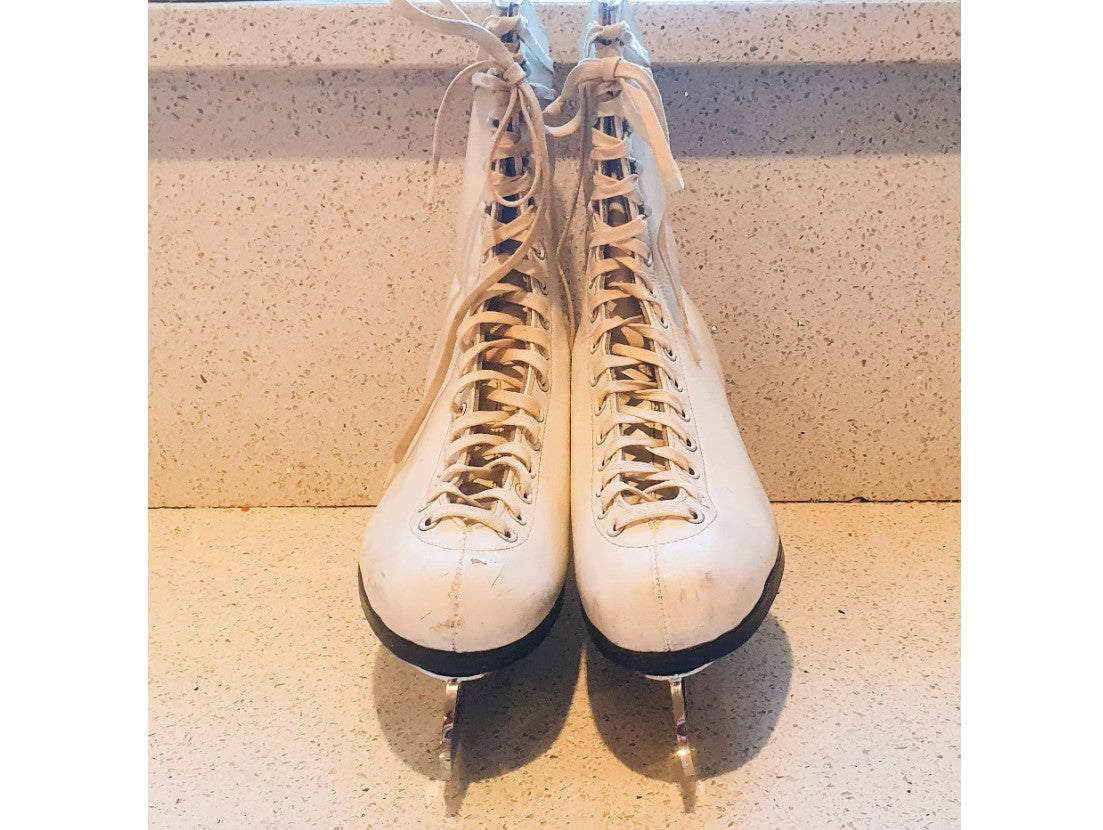 Stuburt Special Stubbs & Burt, Vintage White Leather Ice Skates, Vintage White Leather Ice Skates, Vintage Ladies Ice Skates, Figure Skating, SIZE 5