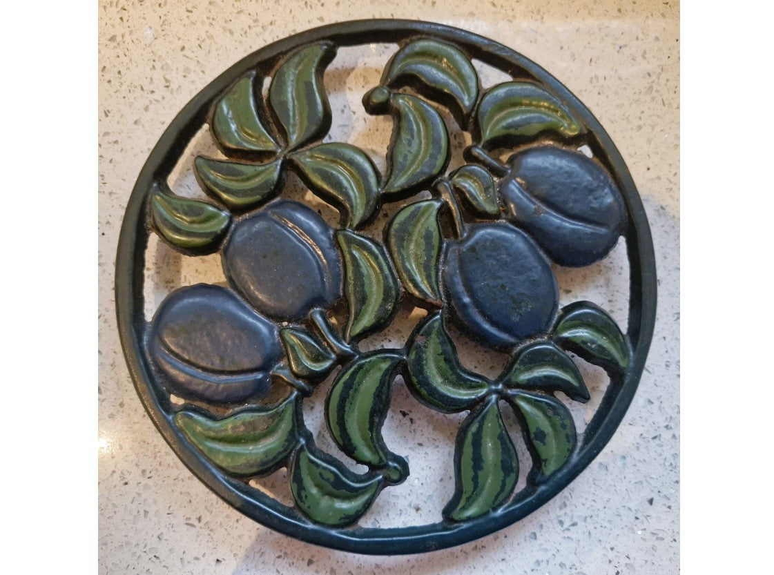 Italian Cast Iron Trivet, Cast iron Pot Stand, Cast Iron Pan Stand, Green, Vine Leaves, Plums, Fruit, 90s