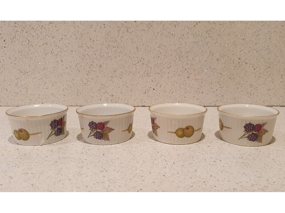 Royal Worcester Ramekins, Evesham Ramekins, Olive, Gold, Gilt edged, Oven to table,