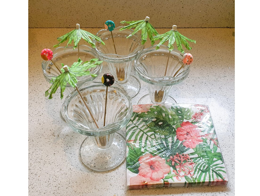 Französische Eisbechergläser mit Löffeln und Dekorationen - Vintage French, Mid Century, Ice Cream Coup, Passendes 4er-Set, Ice Cream Coup,