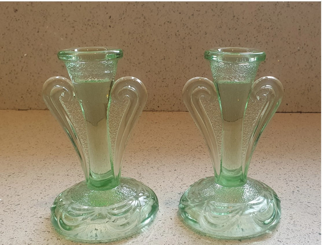 Grüne Kerzenständer aus Glas, Vintage, Kerzenhalter, Vanity, x 2