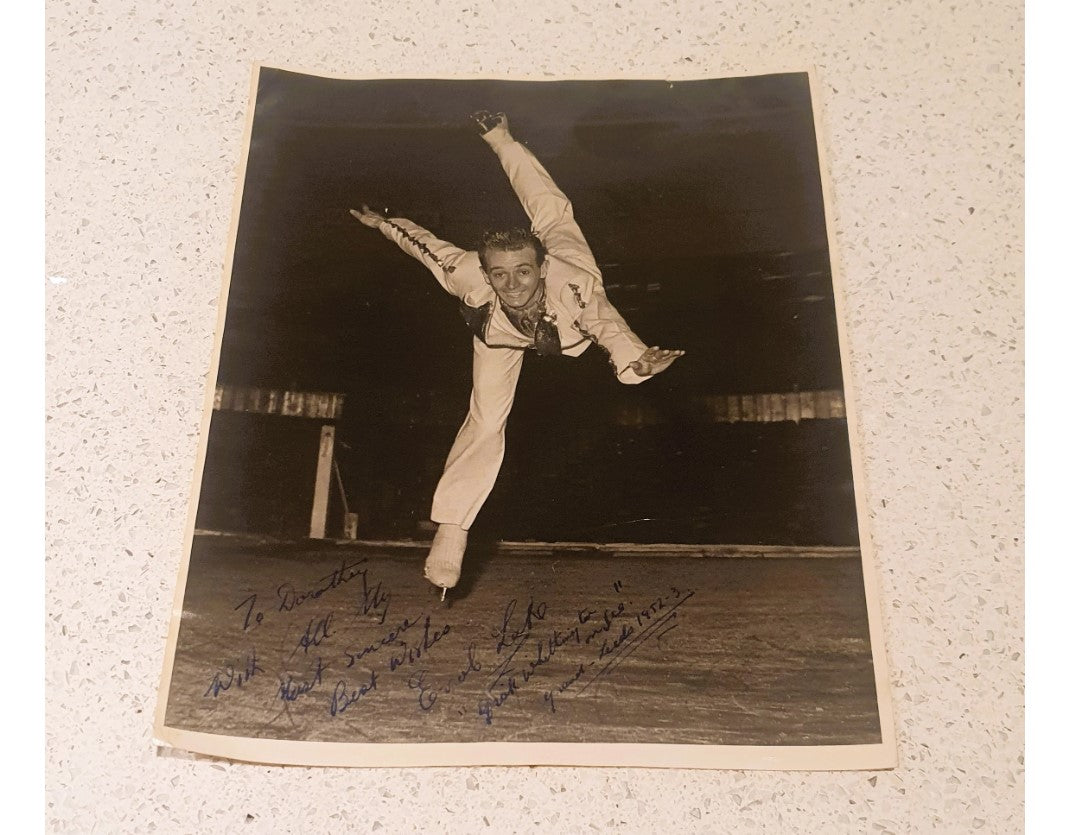 Vintage Ice Skating, Vintage Ice Skater, Dick Whittington on Ice, Leeds Grand Theatre, Pantomime 1952, 1950s, figure skating