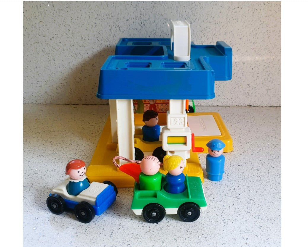 Fisher-Price Little Mart Petrol Station, Fisher Price Little People Little Mart #2580, Fisher Price Little Mart