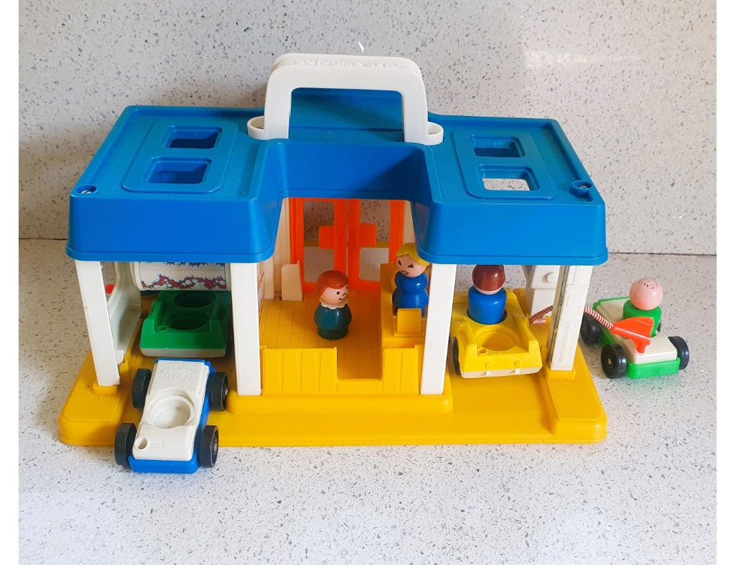Fisher-Price Little Mart Petrol Station, Fisher Price Little People Little Mart #2580, Fisher Price Little Mart