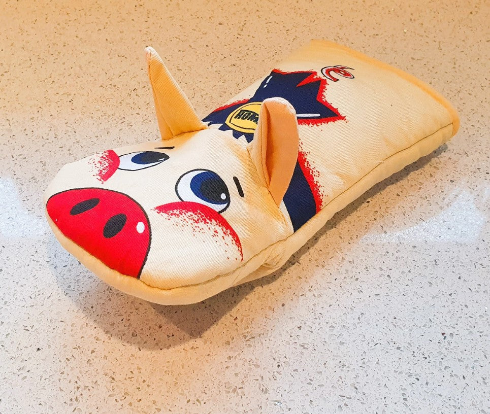 Ofenhandschuh in Schweineform, Schweinedesign, Ofenhandschuh mit Tiermotiv, anthropomorph, schrulliger Ofenhandschuh