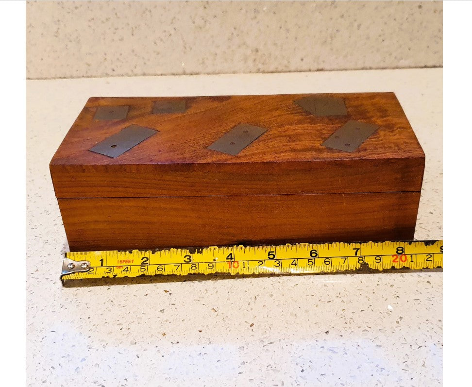 Vintage Wooden Dominoes Box, Inlaid, Playing cards, Poker Dice, Dominoes, Vintage Games, Vintage Poker, Vintage Dominoes, Vintage Dice.