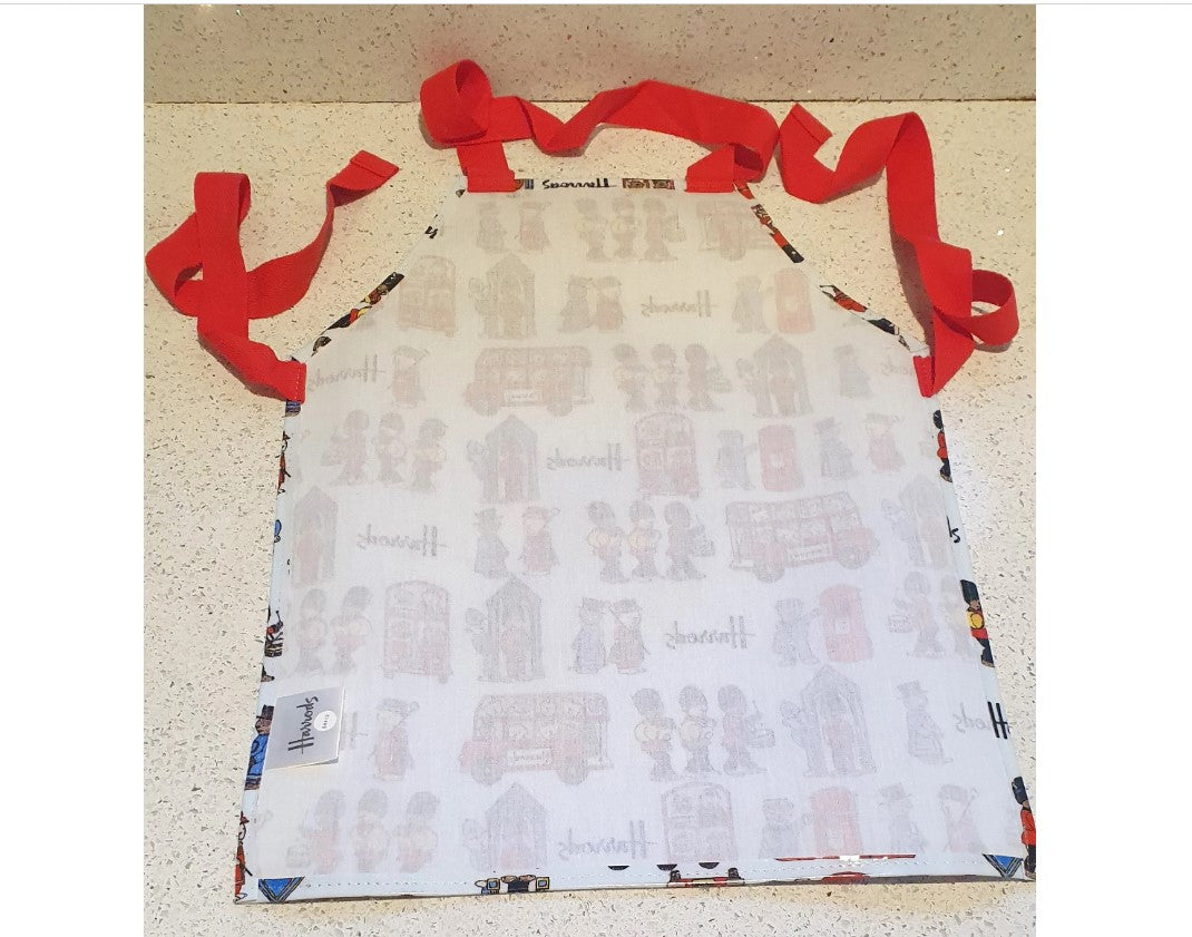 Harrods London, Bear, Soldier, Beefeater, Apron, Children's Apron, Queens / Kings Palace Guard - NEW condition