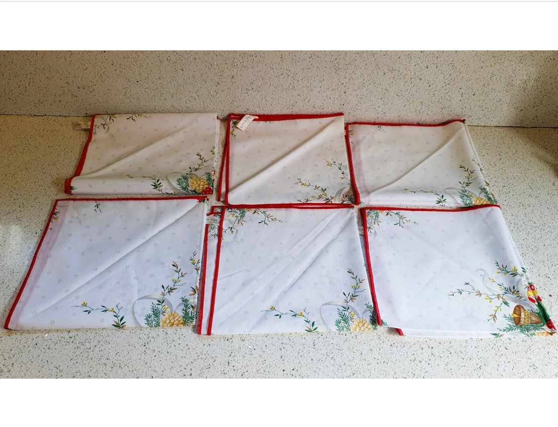Christmas Cotton Napkins, White / Cream, Holly, Set of 6 - Polyester Mix