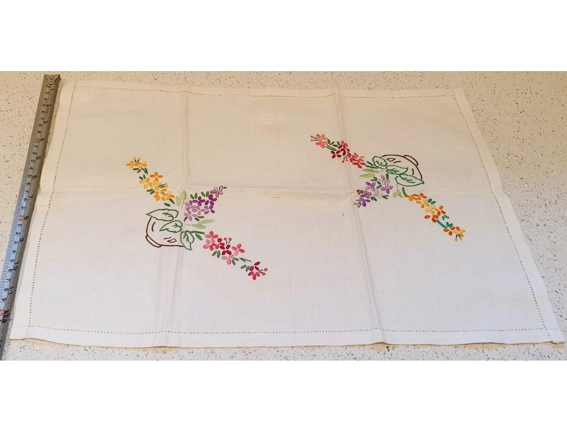 Vintage embroidered English Linen Napkin, Doily, Table Mat, Flowers,