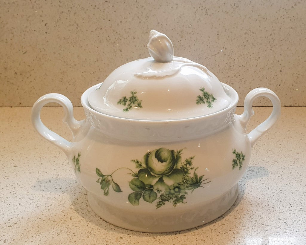 Large 2 Handled Soup Tureen and 5 x Soup Coups, Green and White, IMMACULATE