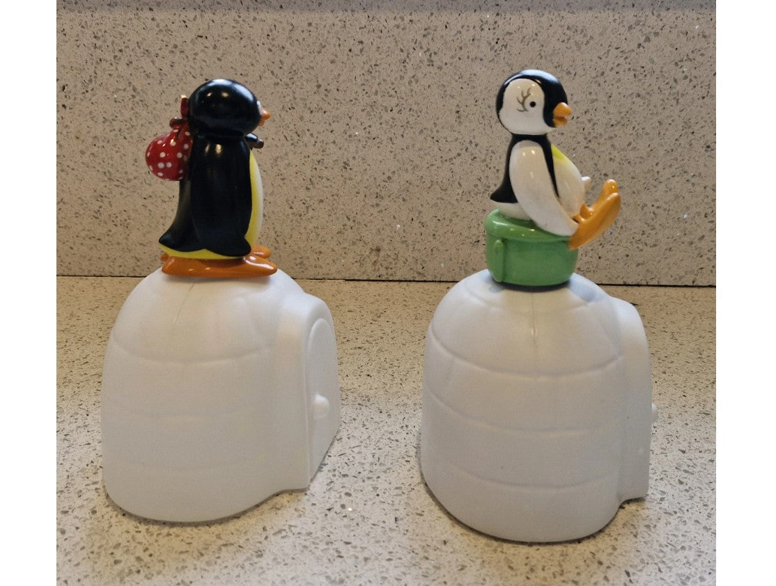 PINGU, Pingu, Pinga, Schwester, Iglu. 1990er Jahre, Schaumbadflasche, Pinga und Pingu, BBC