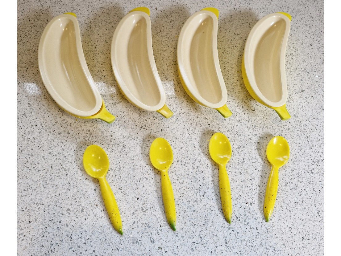 Banana Split dishes, Plastic, Banana Split dishes with banana spoons, set of 4, Insulated, Boxed
