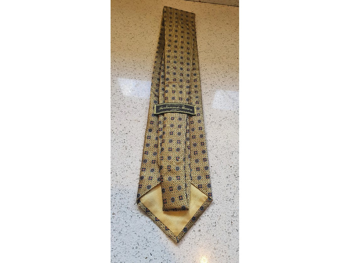 Fortnum and Mason Tie, Immaculate Like New condition, Cream, Gold, Pale yellow, Abstract