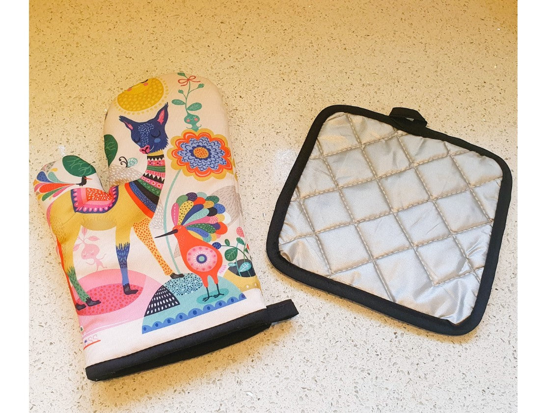 Kitsch, Quirky, 60s Style, Retro Vintage,, Deer Oven Glove, Oven Mitt, Set,