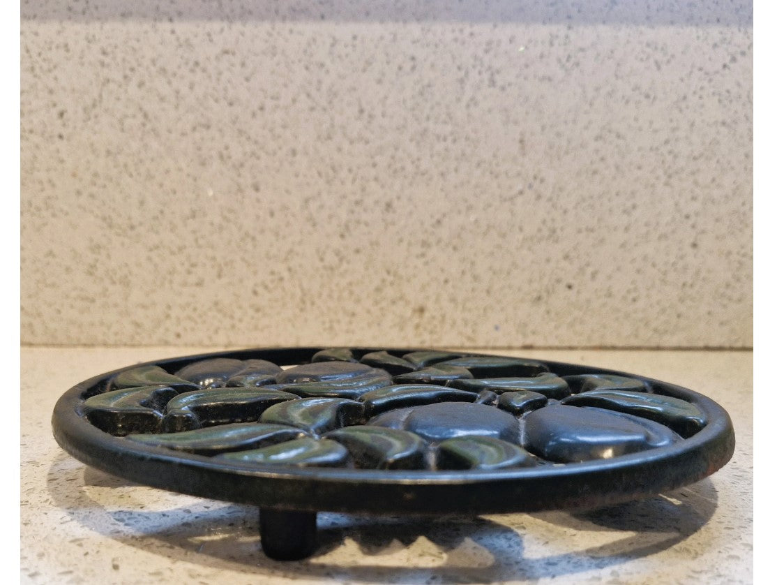 Italian Cast Iron Trivet, Cast iron Pot Stand, Cast Iron Pan Stand, Green, Vine Leaves, Plums, Fruit, 90s