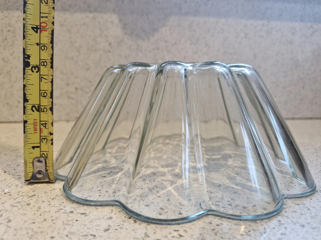 Vintage Pyrex Fluted Glass Bowl, Fluted, Jello Mould, Jelly Mould, blancmange, Baking Dish, Excellent condition, Large, 1.2 Litre