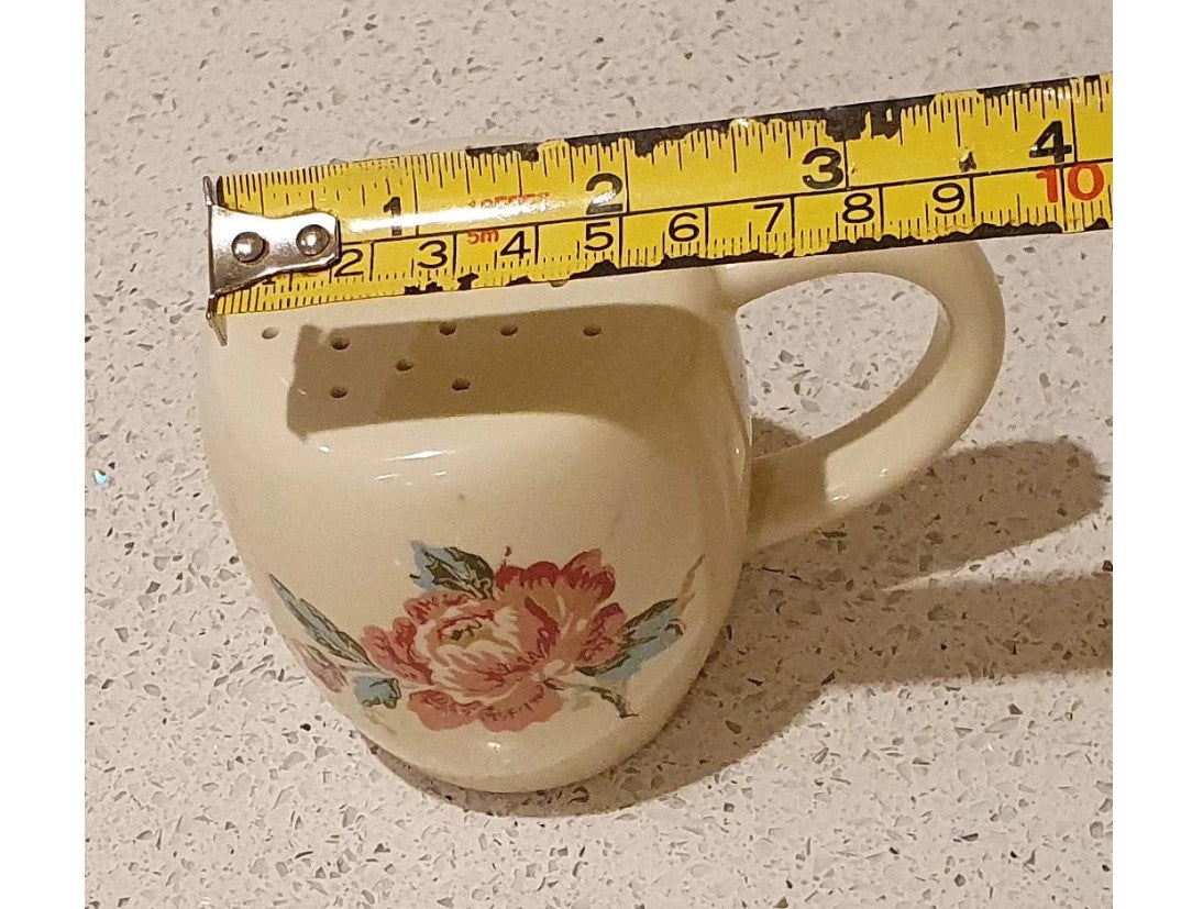 50's Kitchenailia, Vintage Sugar Shaker, Ceramic, Cream, Floral, Cottage core, Cute, Kitchenalia