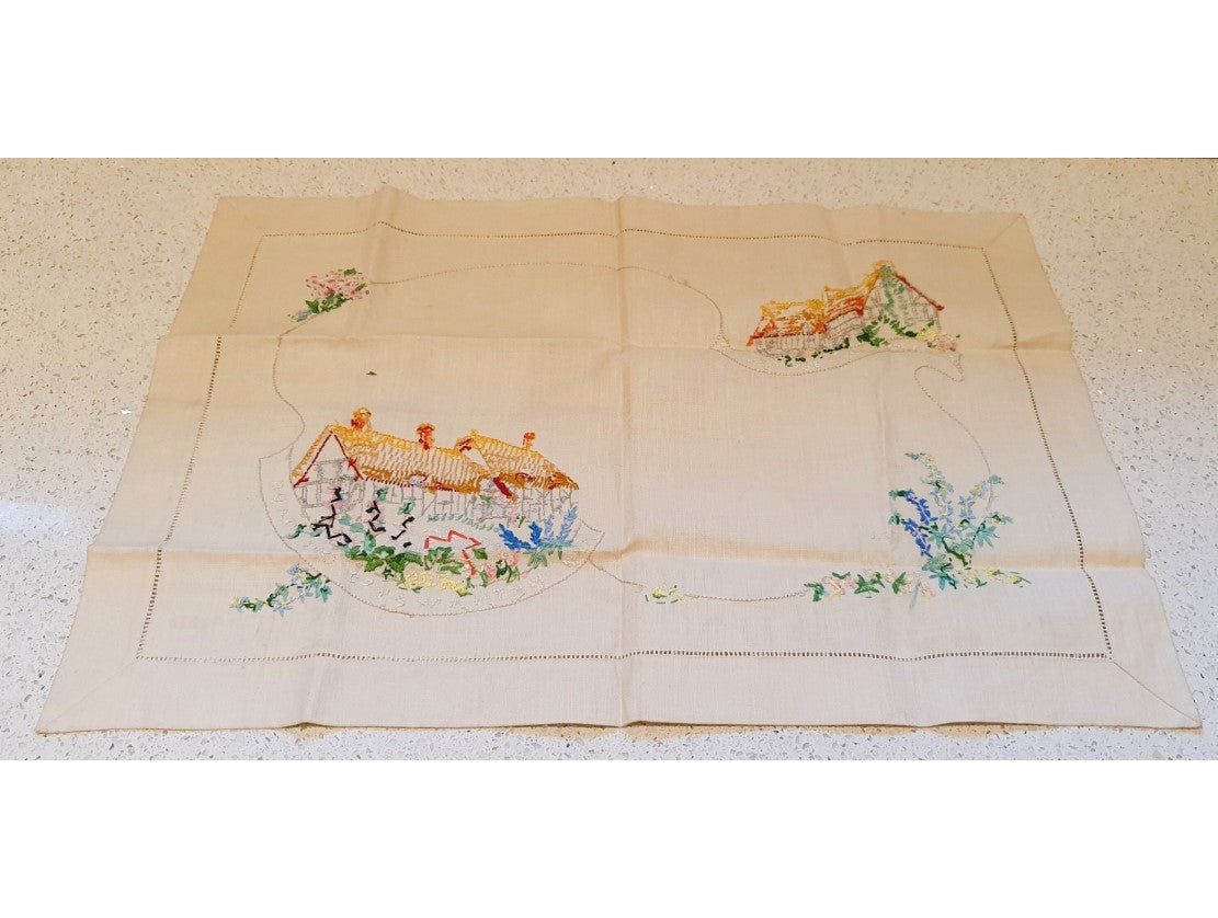 Vintage, English Hand Embroidered Linen, Shakespeare's Birthplace, Ann Hathaway's House, English Country Garden, Floral. 19 x 14 Inches