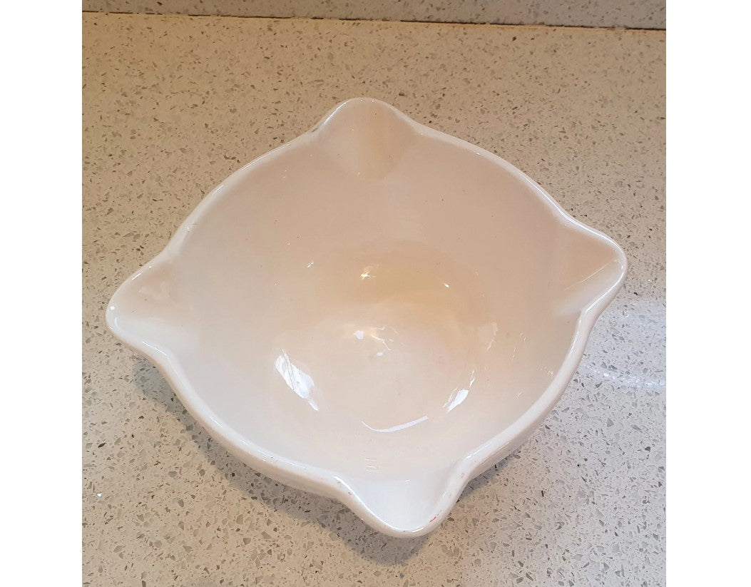 Rare kitchenalia, Unusual, Unique, bowl, 4 Spout bowl, Pouring Bowl - Vintage, Quirky, Odd