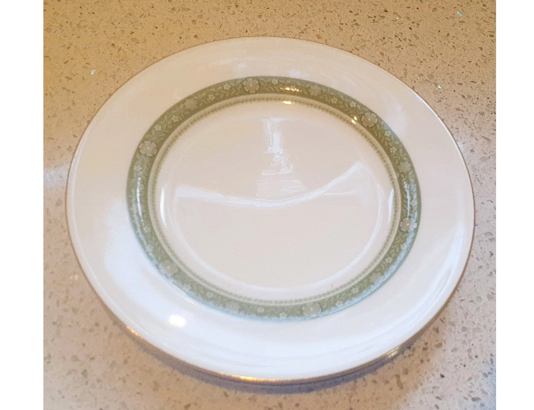 Royal Doulton, Rondelay, Side Plates, Plates, Rondelay Plates, Gilt edged, Green and white, Very Good condition. 6.5 inch