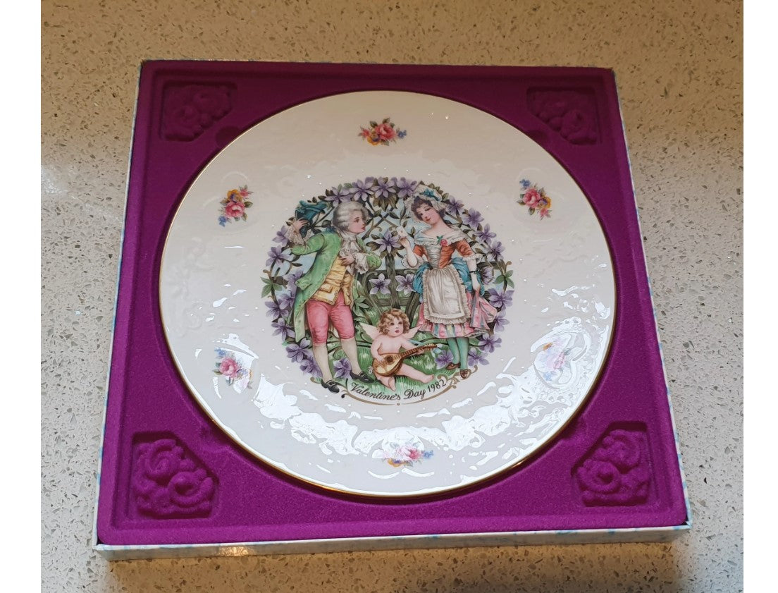 Royal Doulton Valentine's Day Plates, Boxed, 1982, 21cm, Decorative plate , Bone China , Made in England, Boxed