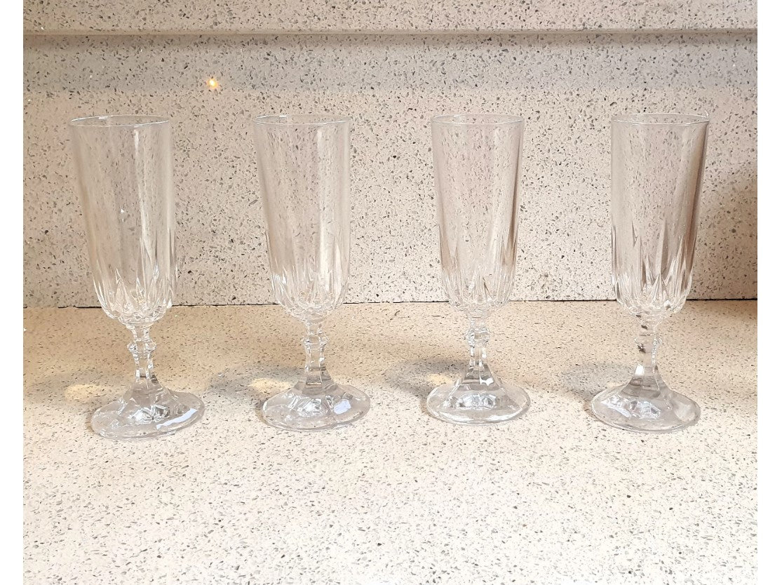 Italian Lead Crystal, Champagne Glasses, Tall Champagne glasses, RCR, Cristalleria Italiana, Cristal Au Plomb, RCR, Royal Crystal Rock, Lead crystal