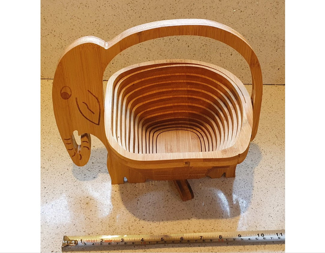 Collapsible Fruit basket, Elephant shaped, Folds flat, Trivet, Display, Collapsible wooden Fruit Bowl, 13 , 14 Inches. VGC