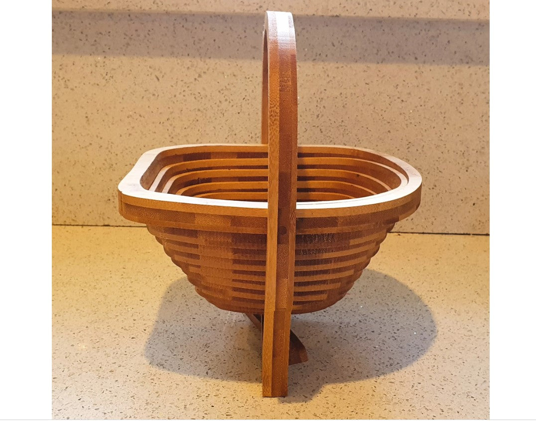 Collapsible Fruit basket, Elephant shaped, Folds flat, Trivet, Display, Collapsible wooden Fruit Bowl, 13 , 14 Inches. VGC
