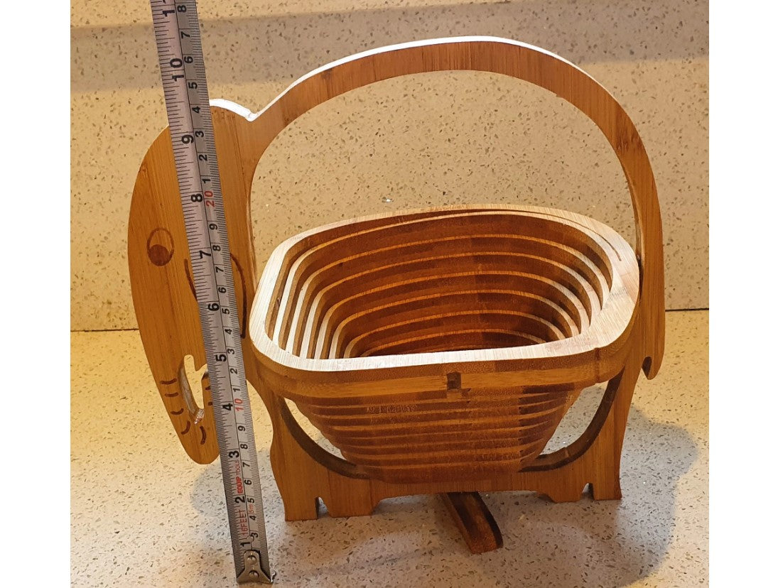 Collapsible Fruit basket, Elephant shaped, Folds flat, Trivet, Display, Collapsible wooden Fruit Bowl, 13 , 14 Inches. VGC