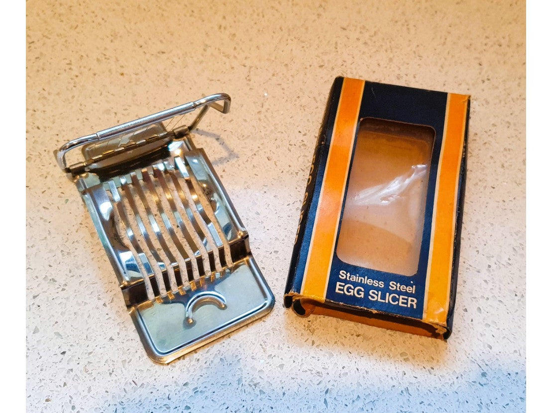 70s ,Egg Slicer Kitchenalia, in Original Packaging, Excellent condition
