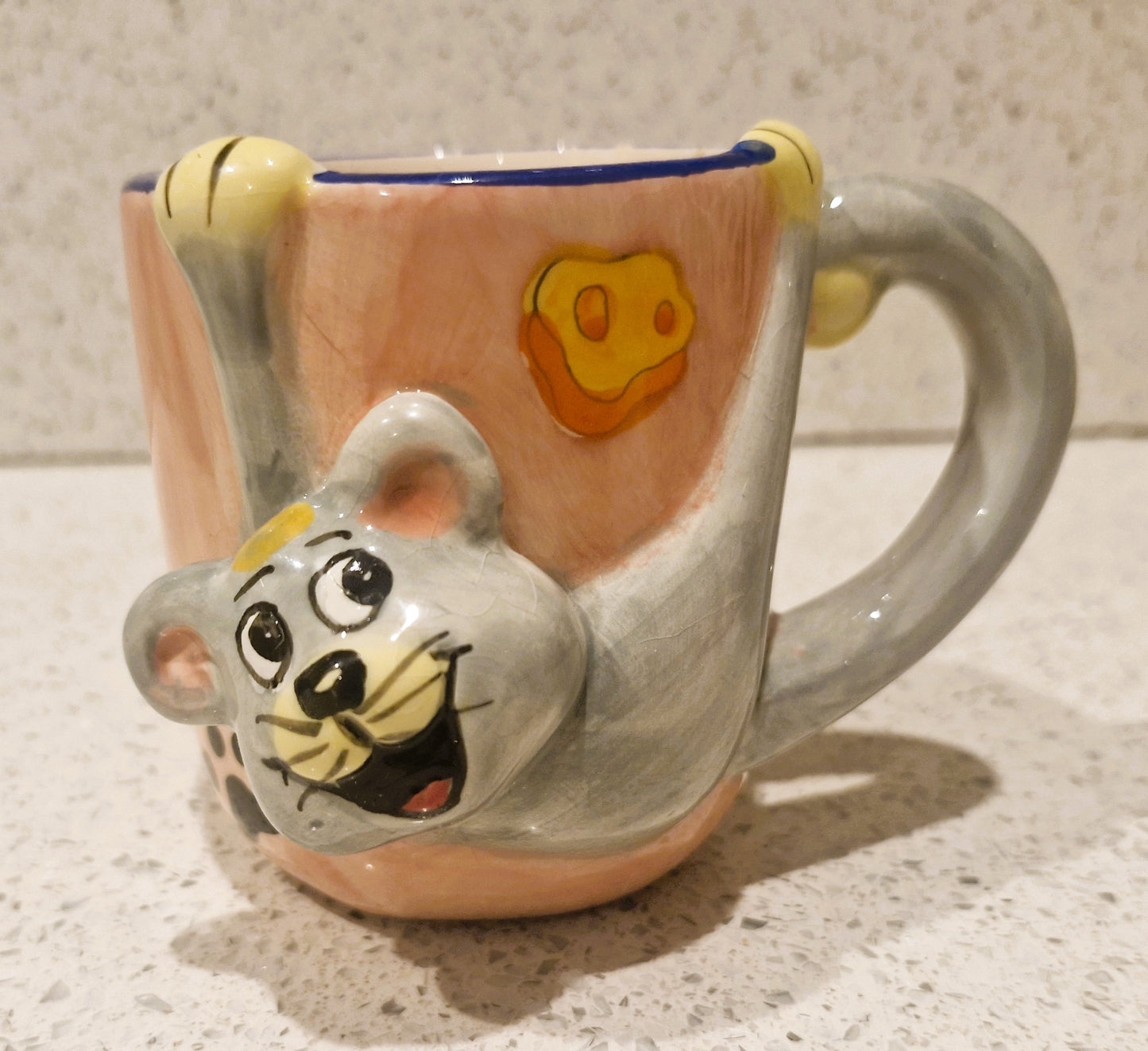 Vintage Kitsch Mouse Mug: Quirky Anthropomorphic Tail Handle