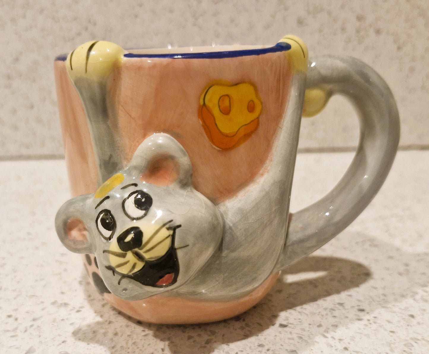 Vintage Kitsch Mouse Mug: Quirky Anthropomorphic Tail Handle