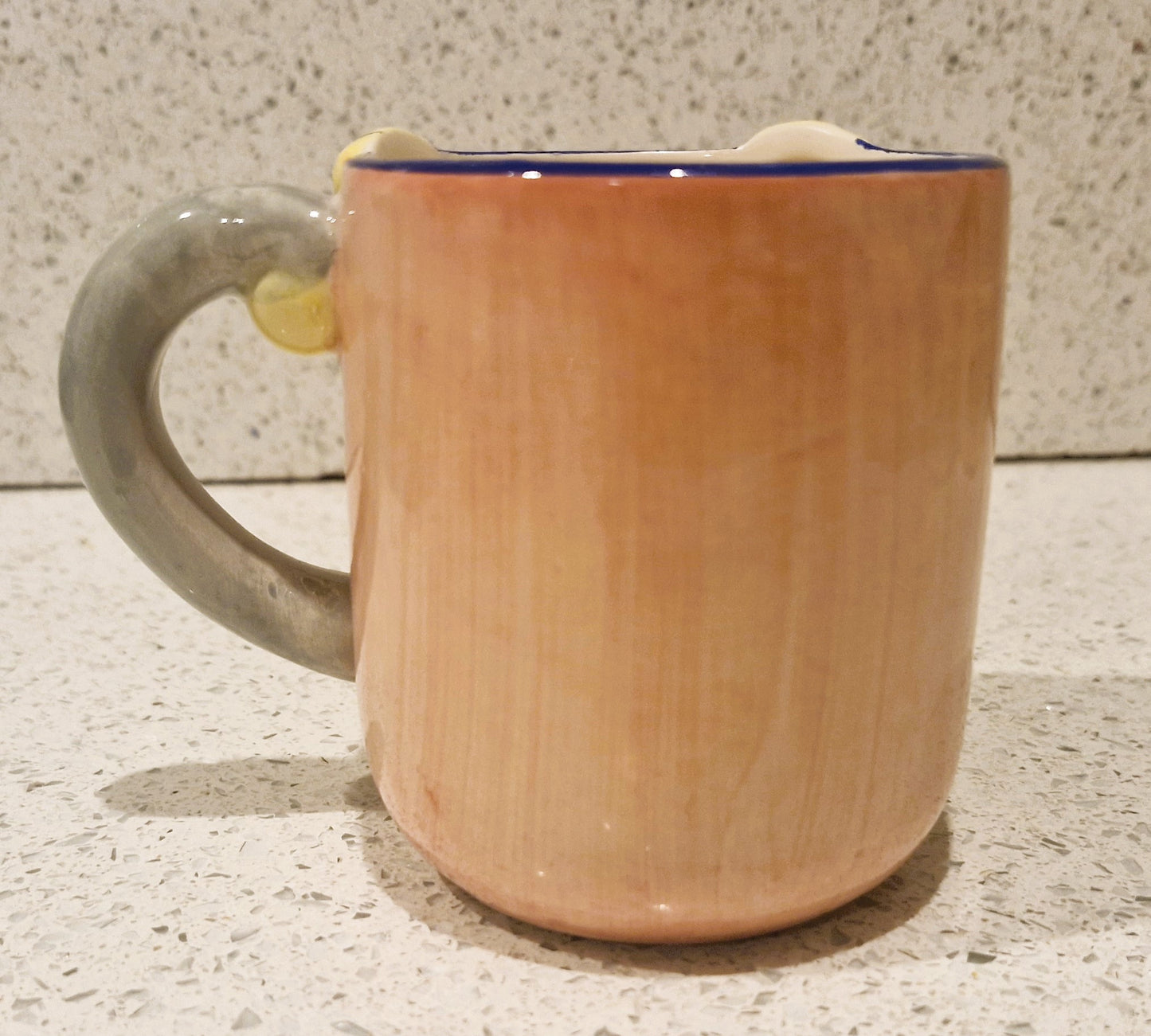 Vintage Kitsch Mouse Mug: Quirky Anthropomorphic Tail Handle