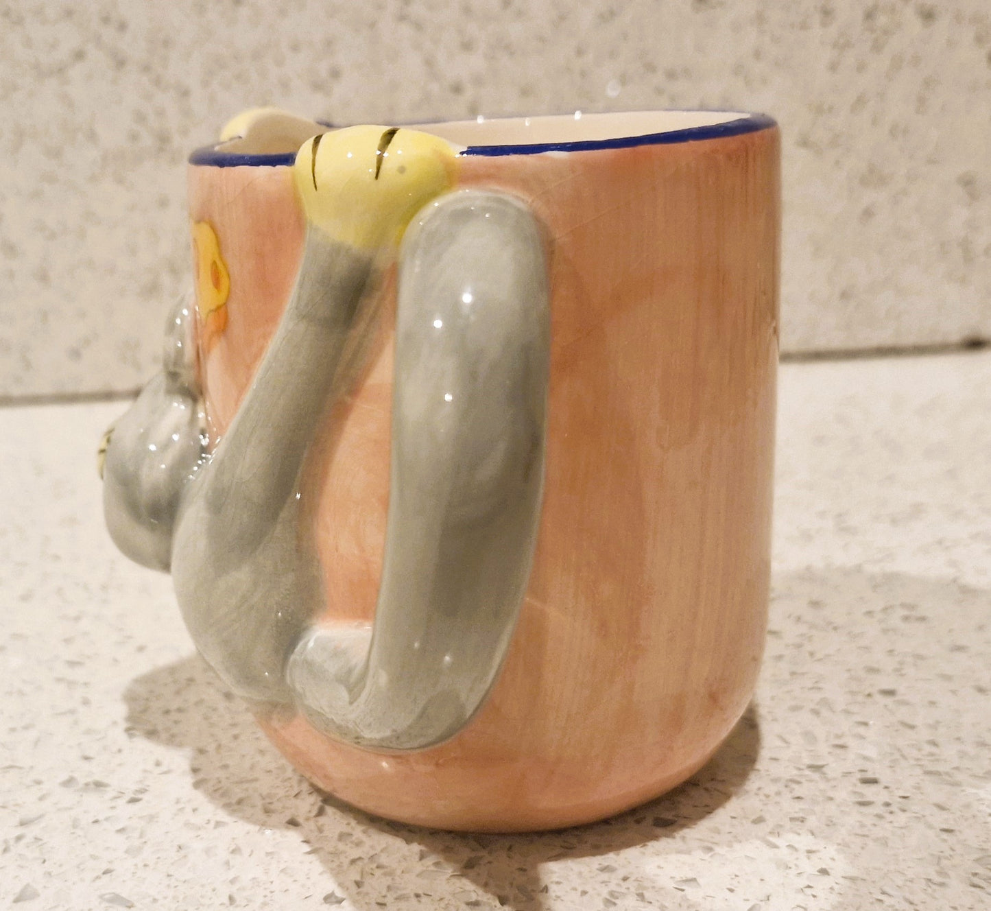 Vintage Kitsch Mouse Mug: Quirky Anthropomorphic Tail Handle