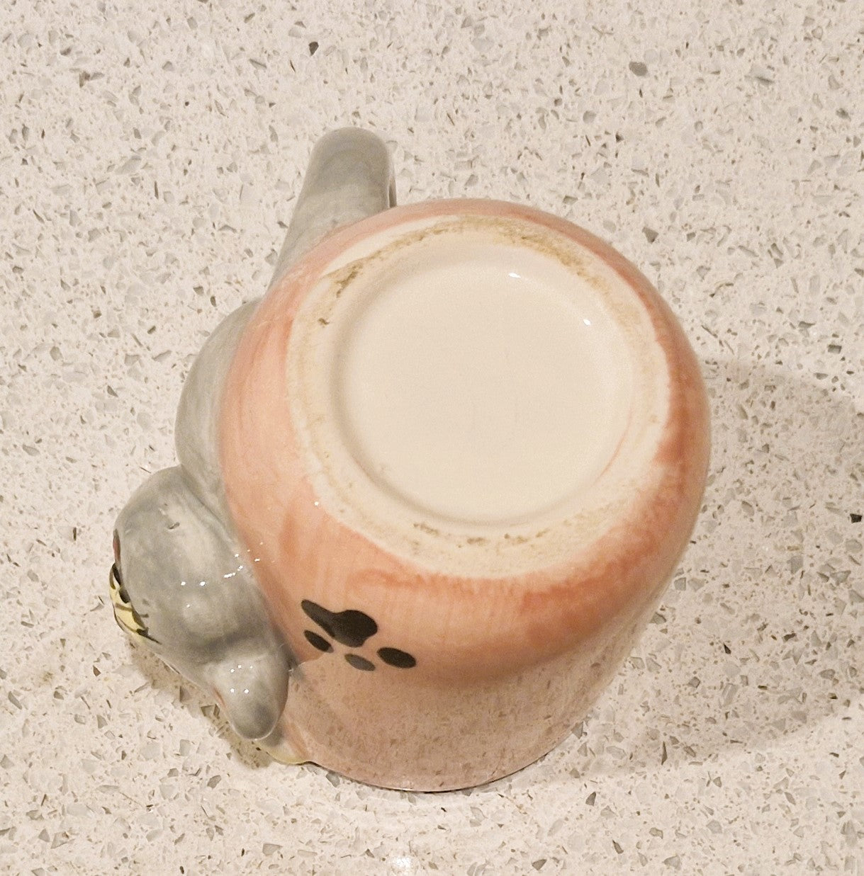 Vintage Kitsch Mouse Mug: Quirky Anthropomorphic Tail Handle