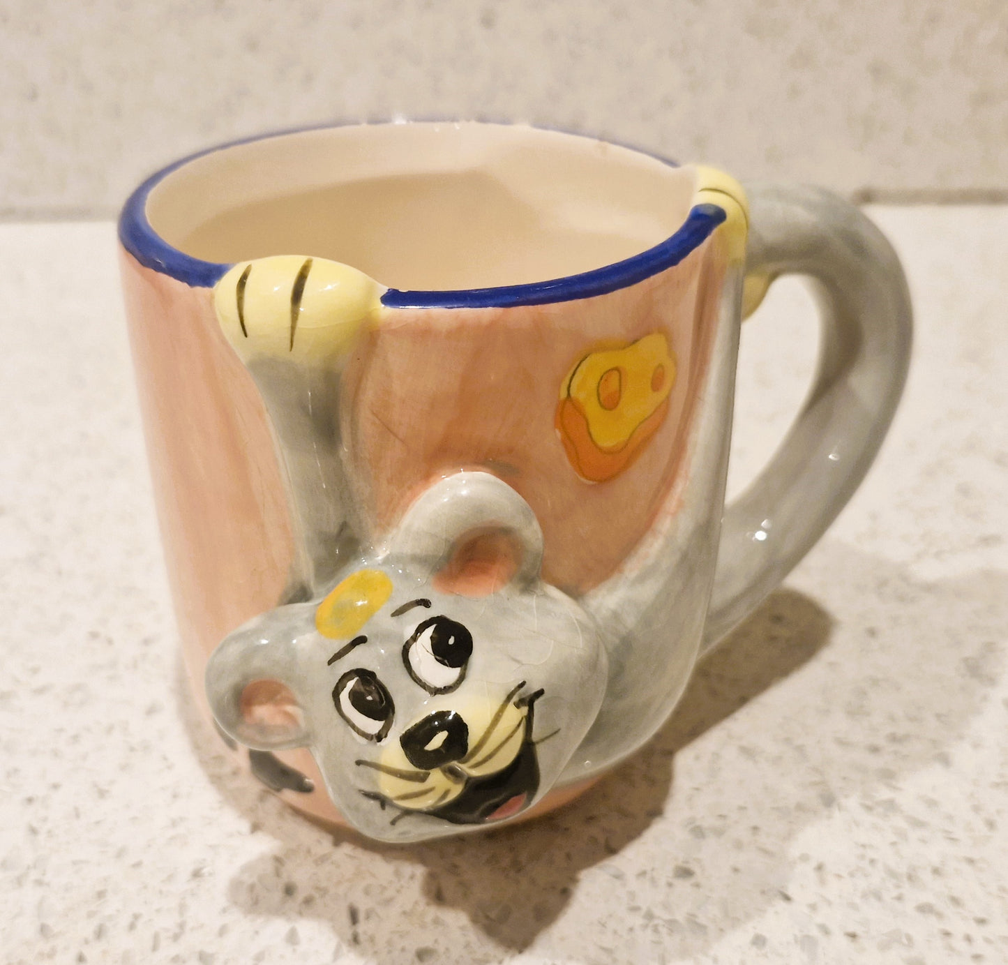 Vintage Kitsch Mouse Mug: Quirky Anthropomorphic Tail Handle