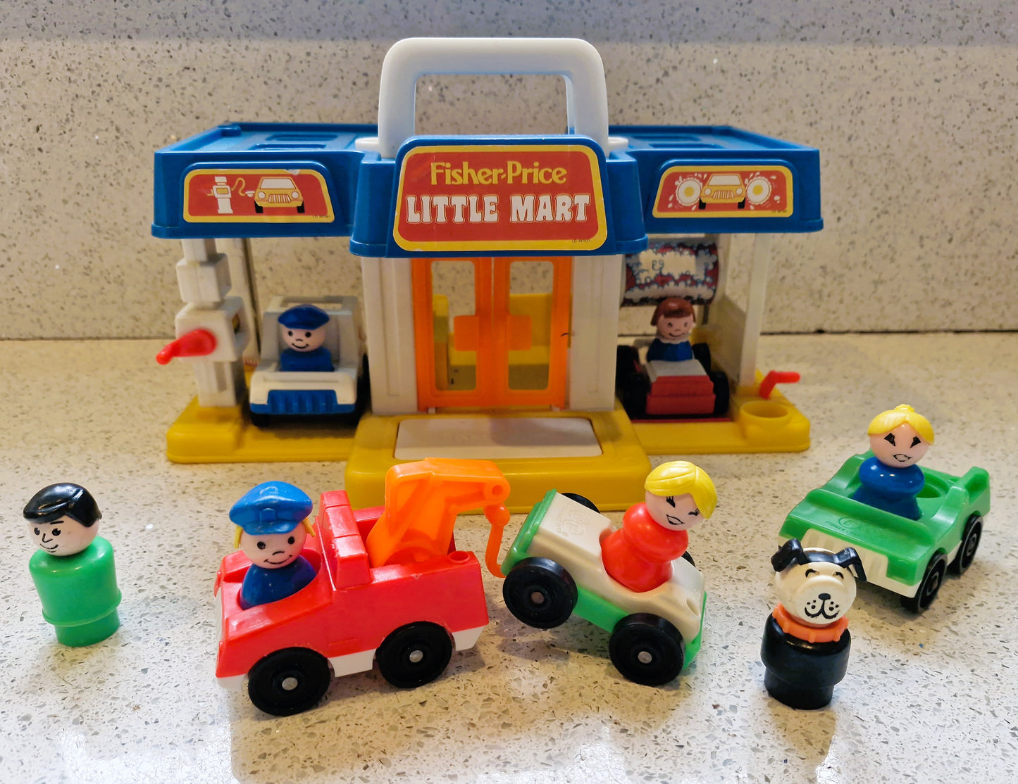 Fisher-Price Little Mart Petrol Station, Fisher Price Little People Little Mart #2580, Fisher Price Little Mart