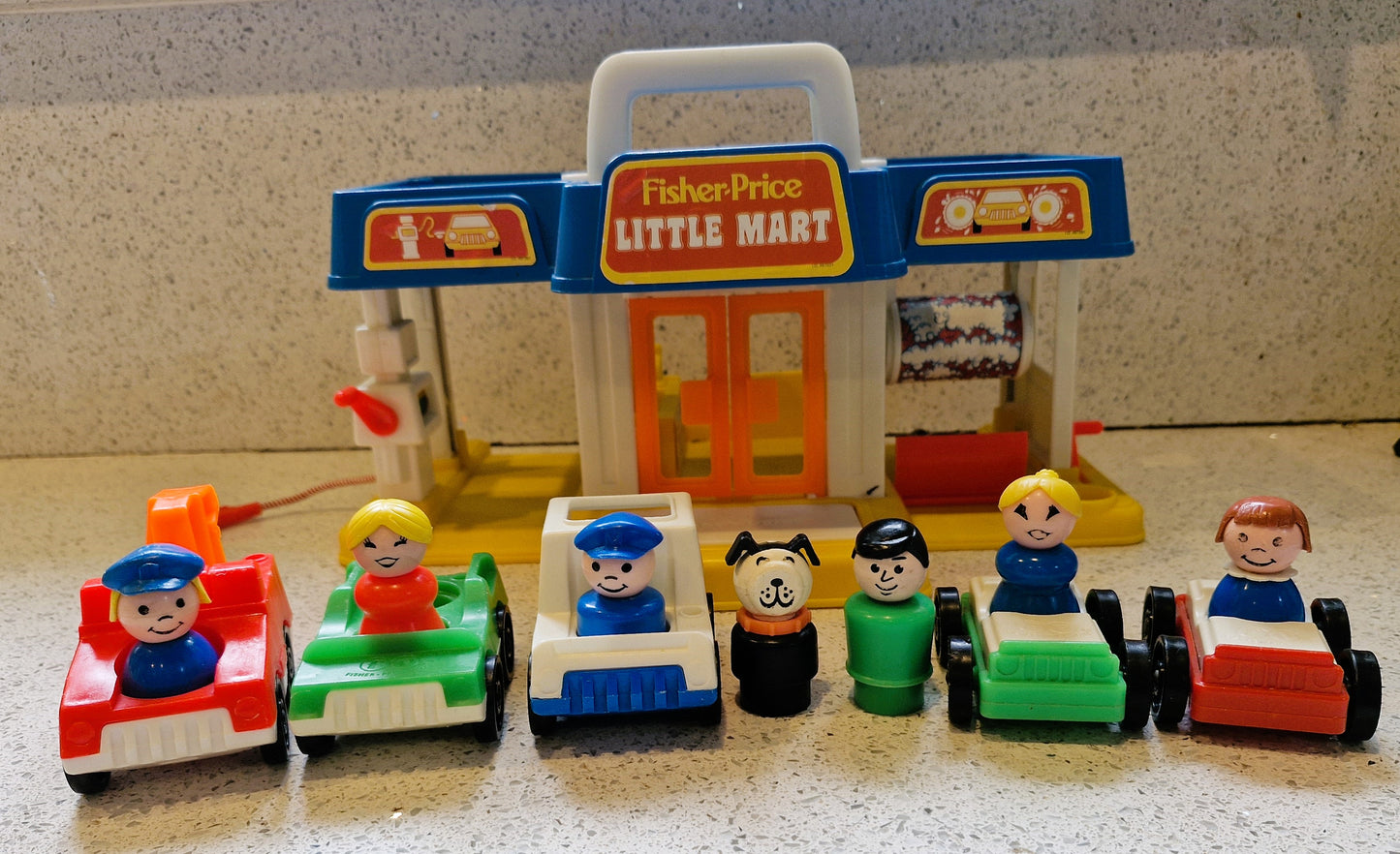 Fisher-Price Little Mart Petrol Station, Fisher Price Little People Little Mart #2580, Fisher Price Little Mart