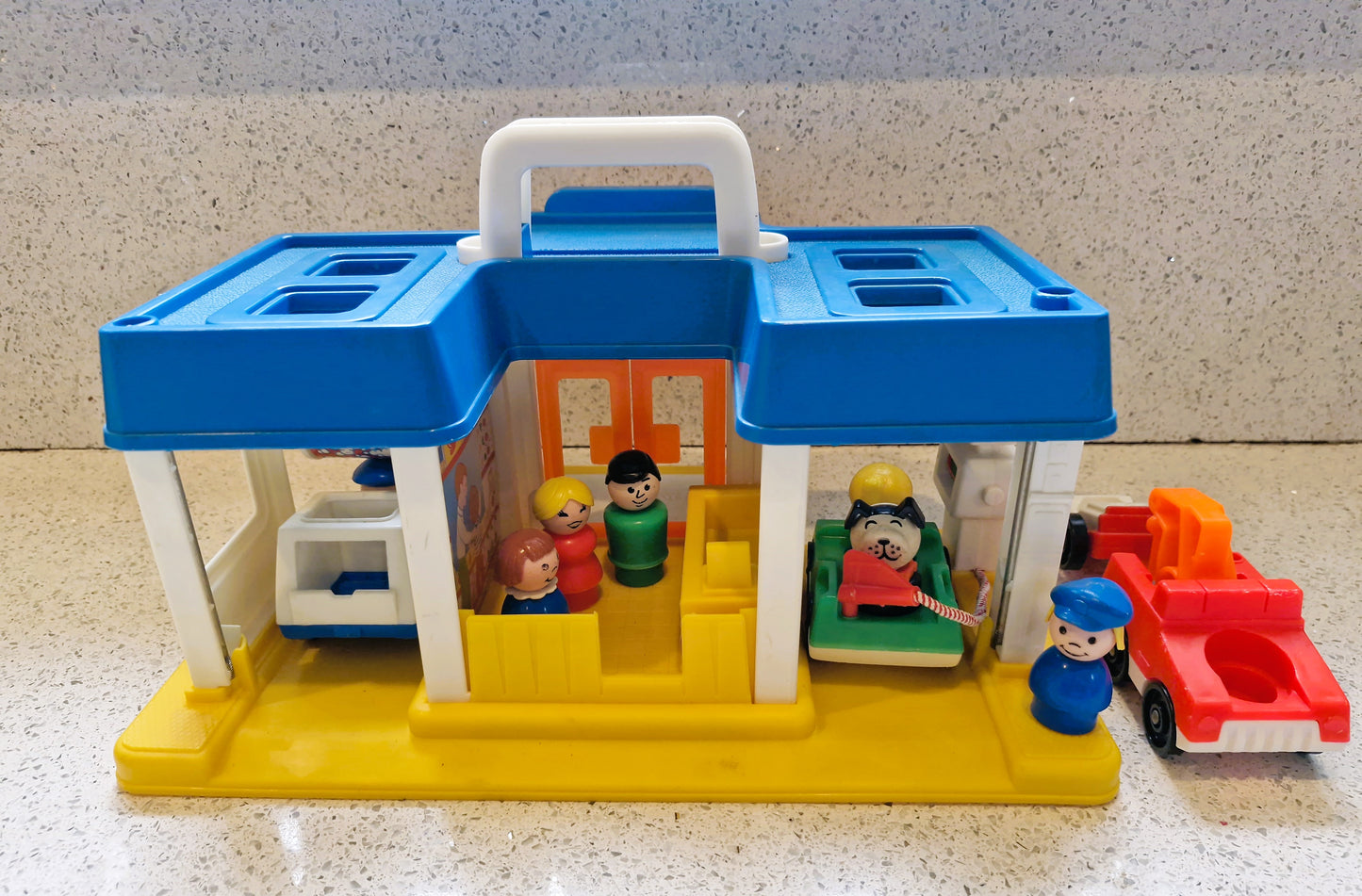 Fisher-Price Little Mart Petrol Station, Fisher Price Little People Little Mart #2580, Fisher Price Little Mart