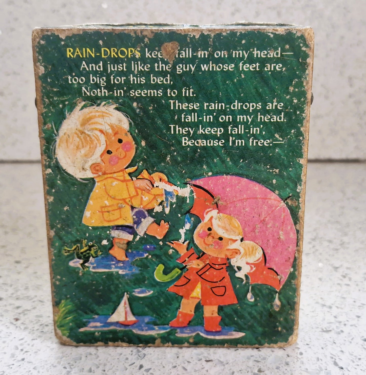 70s, Fisher-Price Radio, Raindrops keep falling on my head, Fisher Price wind up radio, Fisher Price radio, Fisher Price Music Box