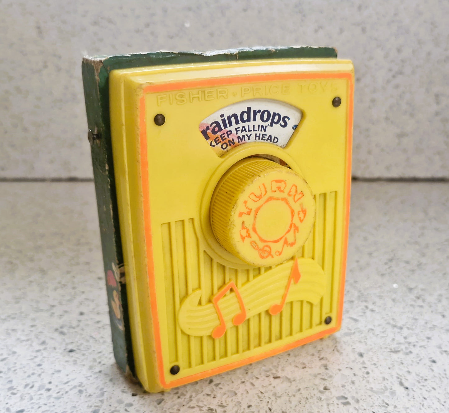 70s, Fisher-Price Radio, Raindrops keep falling on my head, Fisher Price wind up radio, Fisher Price radio, Fisher Price Music Box
